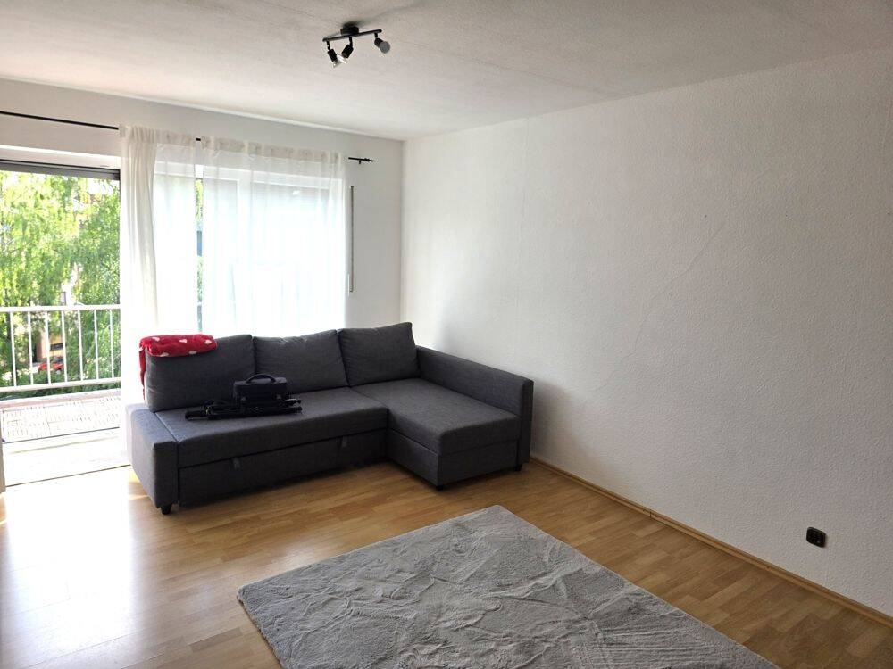 Saarbrücken-Malstatt: Gut geschnittene Wohnung mit 2 Zimmern, Küche, Bad, Balkon, Garage, 66115 Saarbrücken