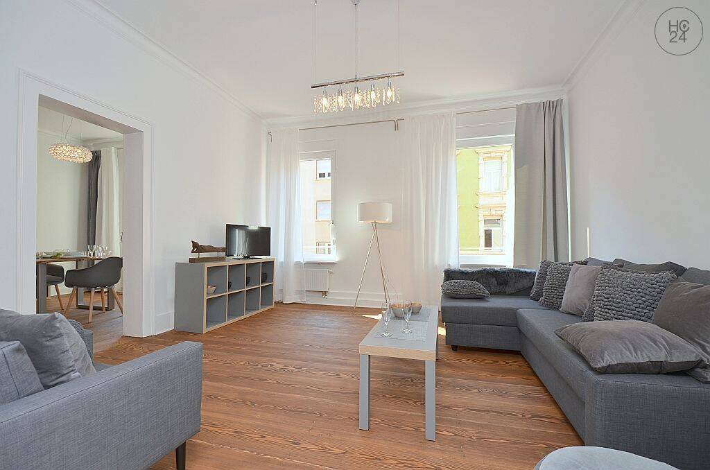 Wunderschöne Altbauwohnung mit Wintergarten und Reinigungsservice im beliebten Stuttgarter Westen, 70197 Stuttgart (West)