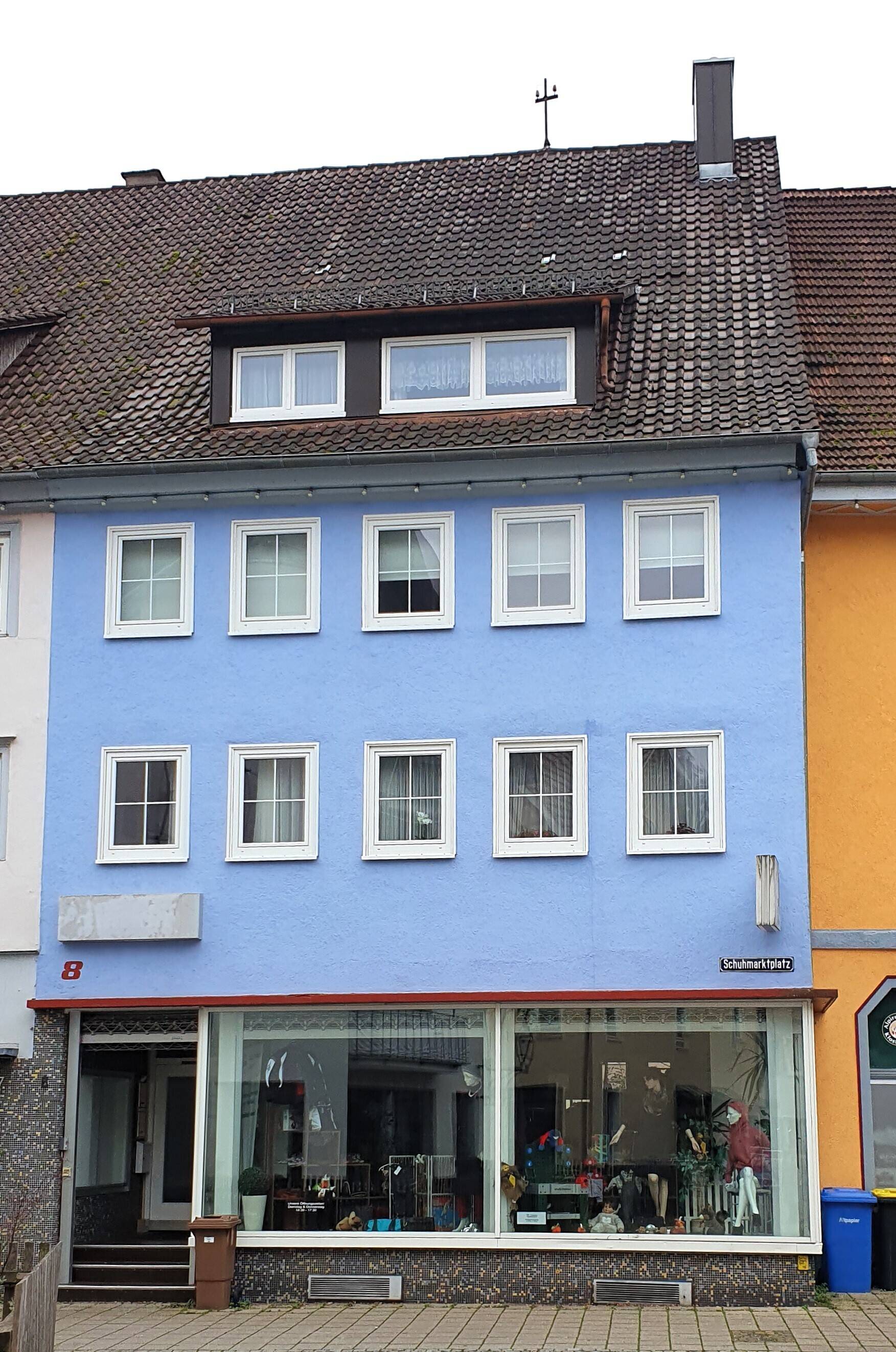 Wohn- und Geschäftshaus (Reihenmittelhaus) mit 3 Wohnungen und Gewerbeeinheit (Laden), 78727 Oberndorf am Neckar