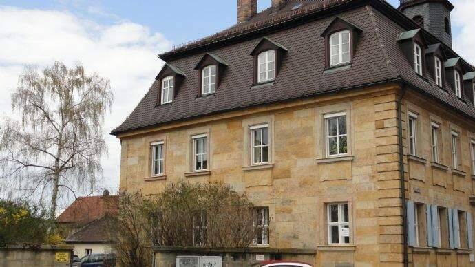 Helle, großzügige, sanierte Altbauwohnung mit Einbauküche und Duschbadezimmer in Bayreuth-St. Georgen, 95448 Bayreuth