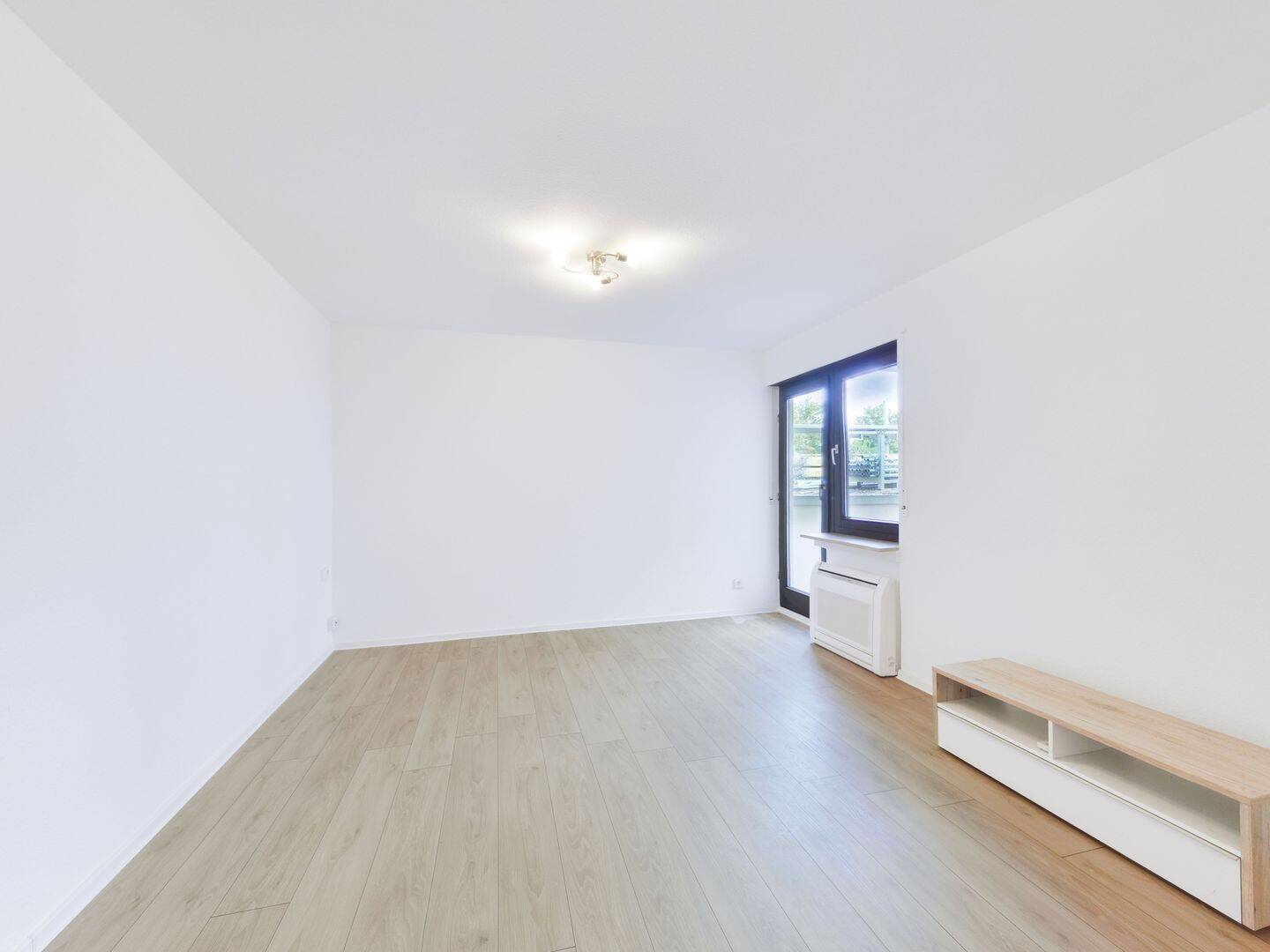 Kompaktes 1-Zimmer-Apartment mit Terrasse & Garage in Esslingen, 73732 Esslingen am Neckar