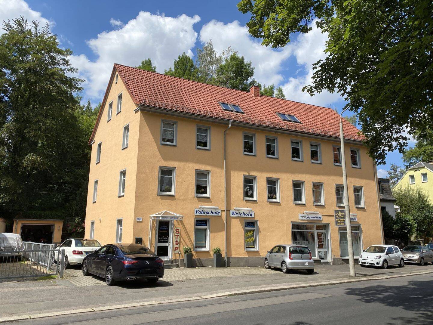 Gemütliche 4-Raumwhg. mit Tageslichtbad und Balkon in Zwickau! Wallbox für E-Autos am Haus!, 8062 Zwickau