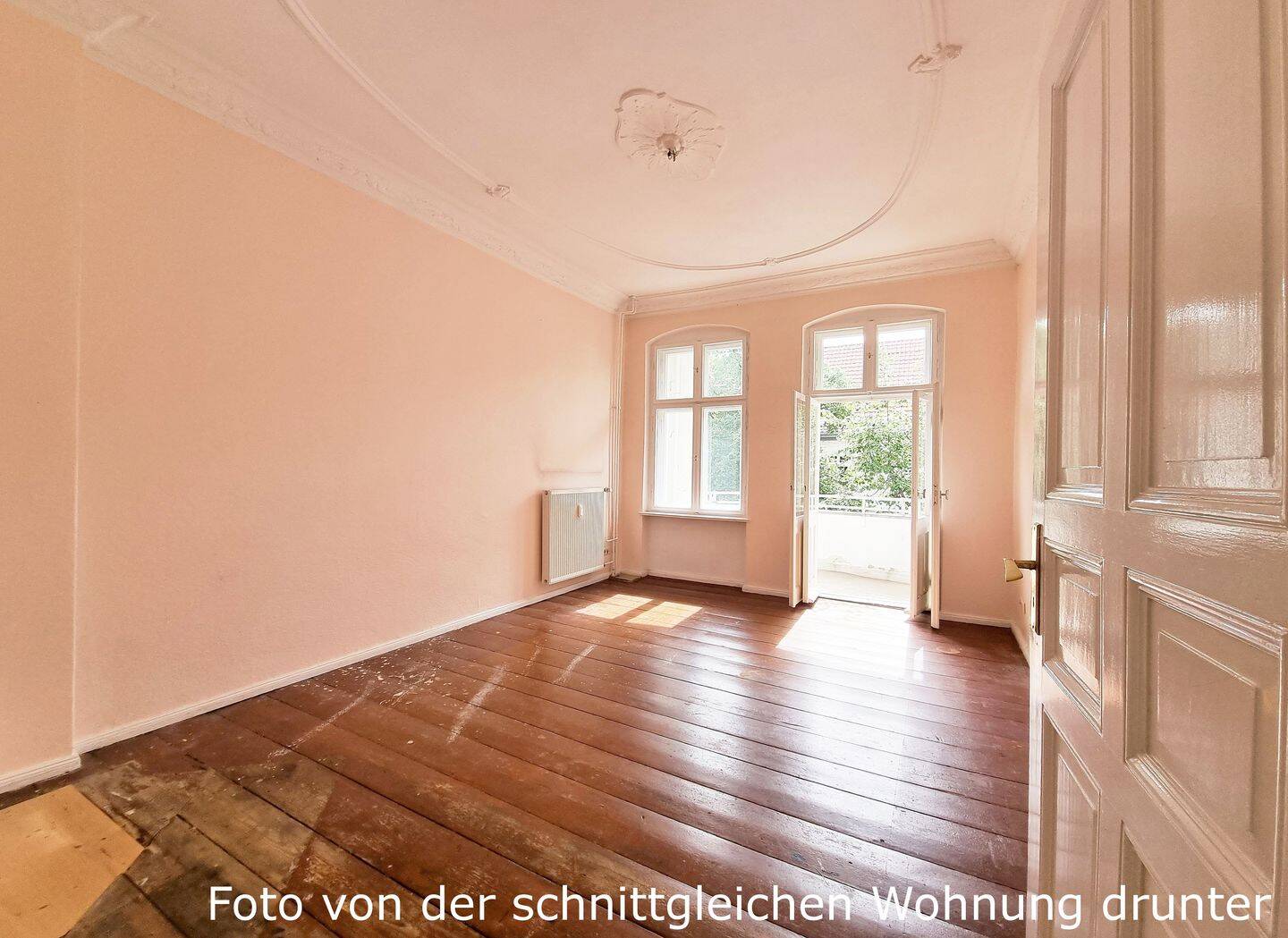 Vermietete 2-Zimmer-Altbau-Wohnung mit Stuck und Süd-Loggia im VH eines Altbaus in Neukölln, 12055 Berlin (Neukölln)