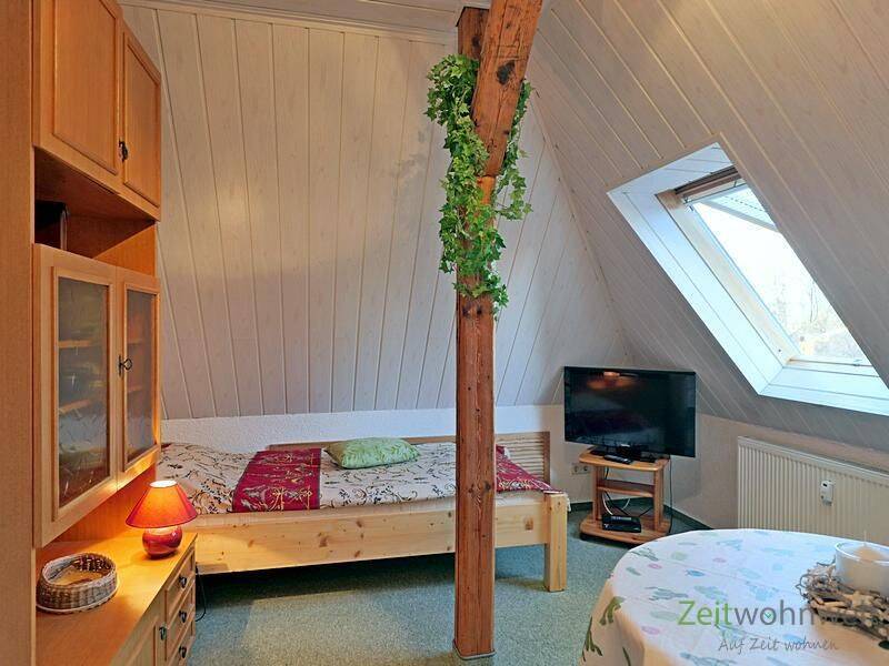 (EF0083_Y) Arnstadt: Arnstadt, möbiertes Zimmer mit eigenem Bad in ruhiger Wohnlage, Garten, an Wochenendheimfahrer, 99310 Arnstadt