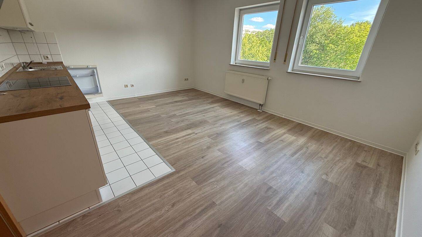 Wohnen in Uni-Nähe !!! 3.OG – Bad mit Dusche + inkl. EBK !, 9126 Chemnitz (Altchemnitz Bernsdorf Gablenz Lutherviertel Sonnenberg)