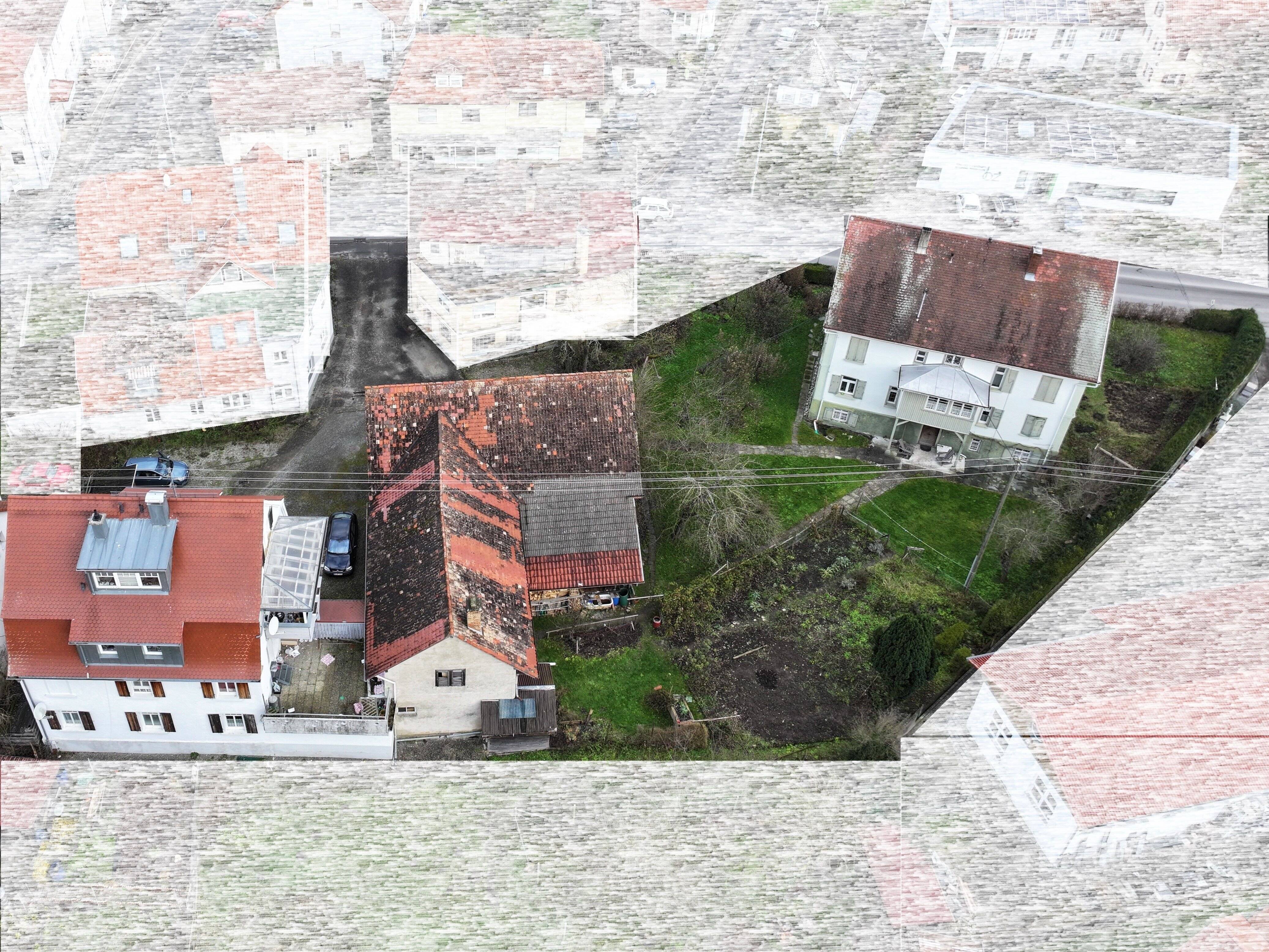 Attraktives Baugrundstück mit Potential: Abrissfähige Bestandsgebäude, Tiefgarage und drei Stockwerke pro Haus nach §34BauGB möglich, 88361 Altshausen