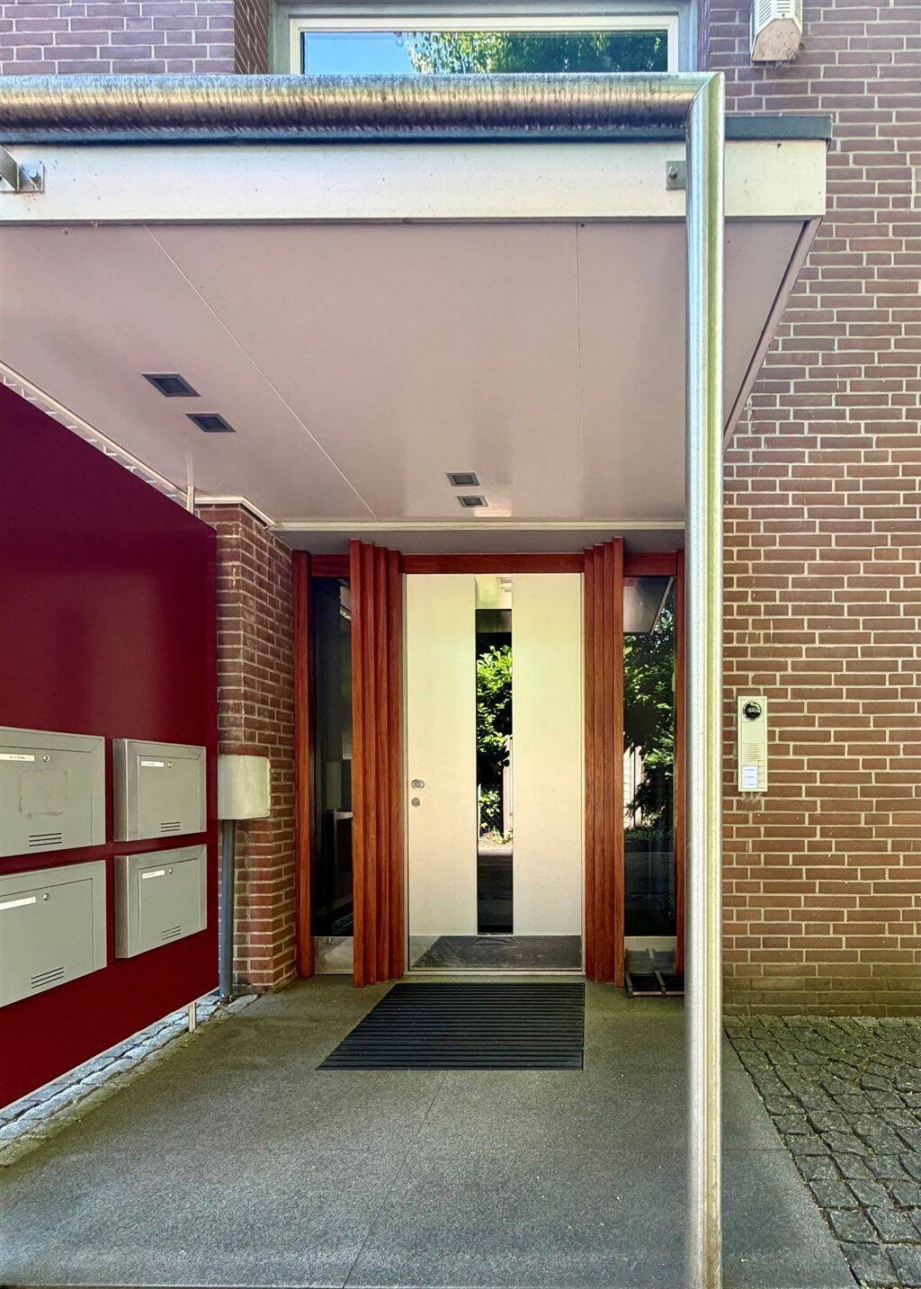 Rarität: Bezugsfreie ETW mit 2 Garagen, 1 Stellplatz, 2 Balkonen uvm. // Kiel-Düsternbrook, 24105 Kiel (Blücherplatz Brunswik Düsternbrook)