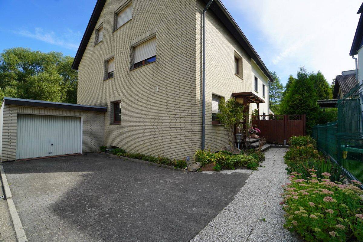 Viel Platz zum Leben – Doppelhaushälfte mit Wintergarten und Garten in Bielefeld-Schildesche, 33611 Bielefeld (Schildesche)