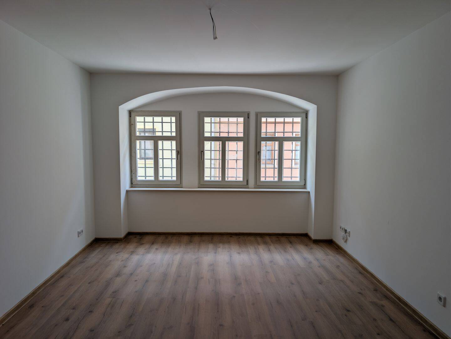 Erstbezug nach Sanierung: schönes 1-Raum-Apartment im Stadtzentrum (WE01), 7768 Kahla
