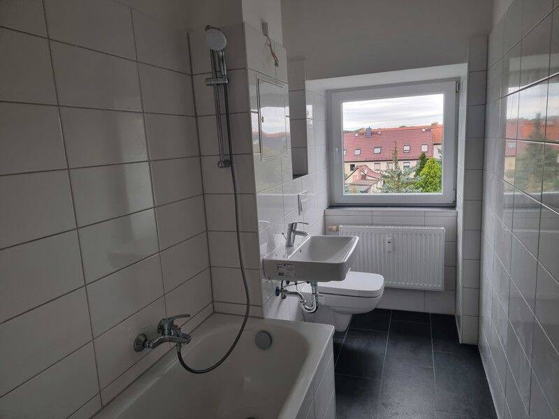 Komplett saniert …, 6128 Halle (Saale) (Böllberg-Wörmlitz Gesundbrunnen Innenstadt Silberhöhe Südstadt)