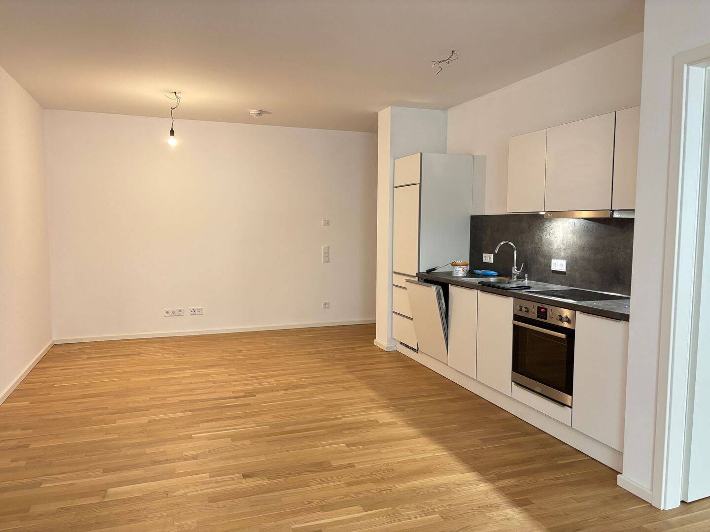 NEU! Stilvoll wohnen direkt am Altmarkt * 2 Zimmer + EBK + Balkon + Stellplatz möglich, 1067 Dresden (Friedrichstadt Innere Altstadt Wilsdruffer Vorstadt/Seevorstadt-West)