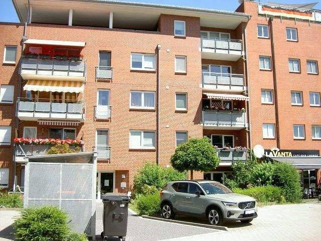 Echternach Immobilien … barrierefreie 3 Zi.-Wohnung für Senioren mit Aufzug, Balkon und Stellplatz in zentraler Wohnlage, 21509 Glinde
