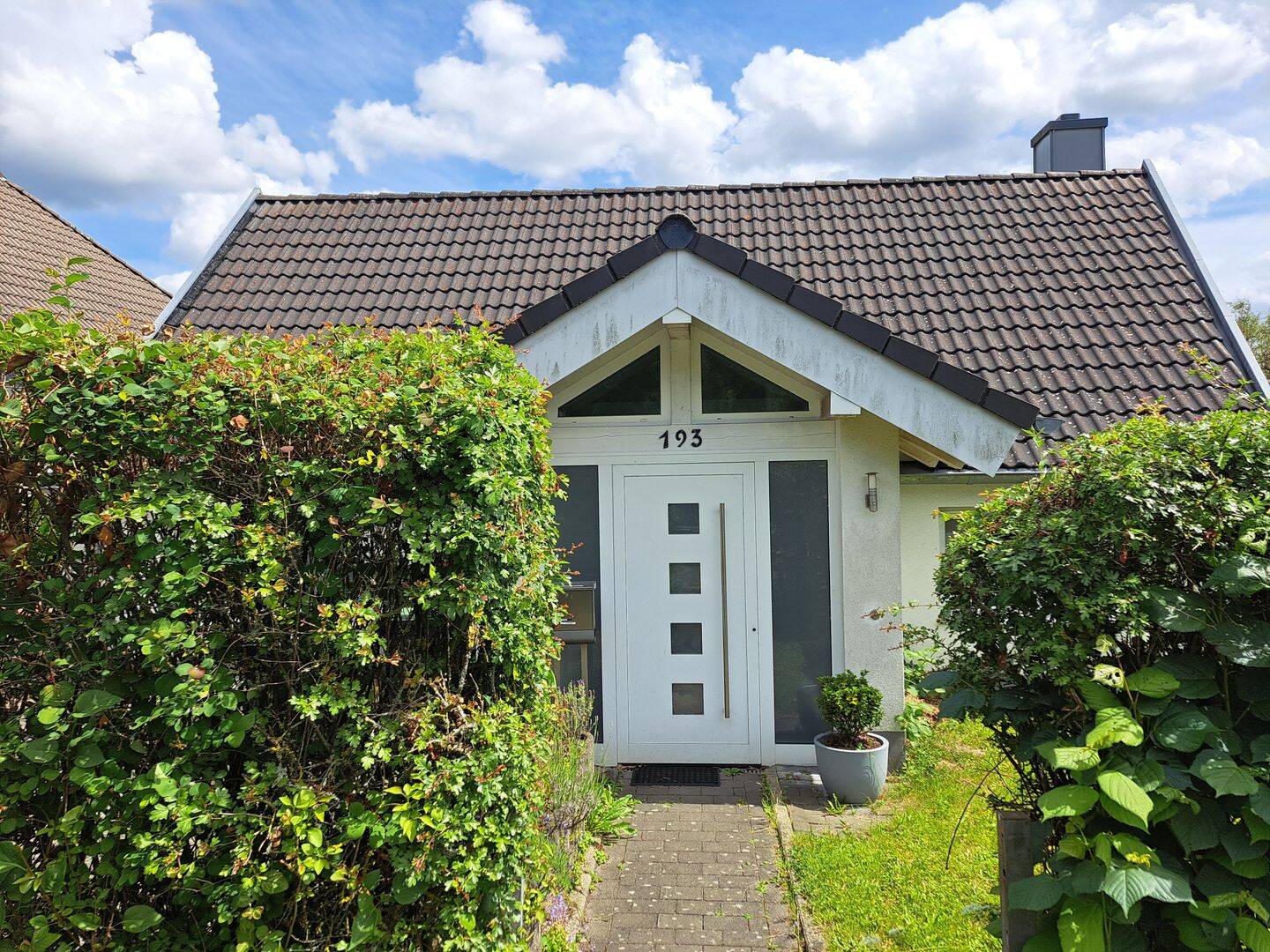 Kleines, kernsaniertes Häuschen mit Garten und Scheune, 51515 Kürten