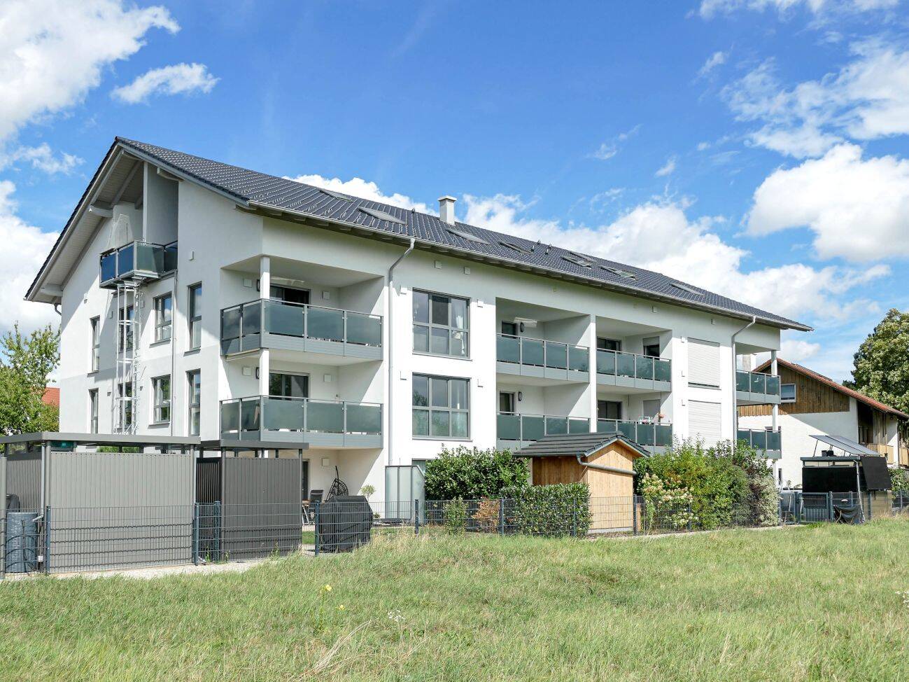2 Zimmer + TG-Stellplatz mit schöner Loggia in Südlage, 84539 Ampfing