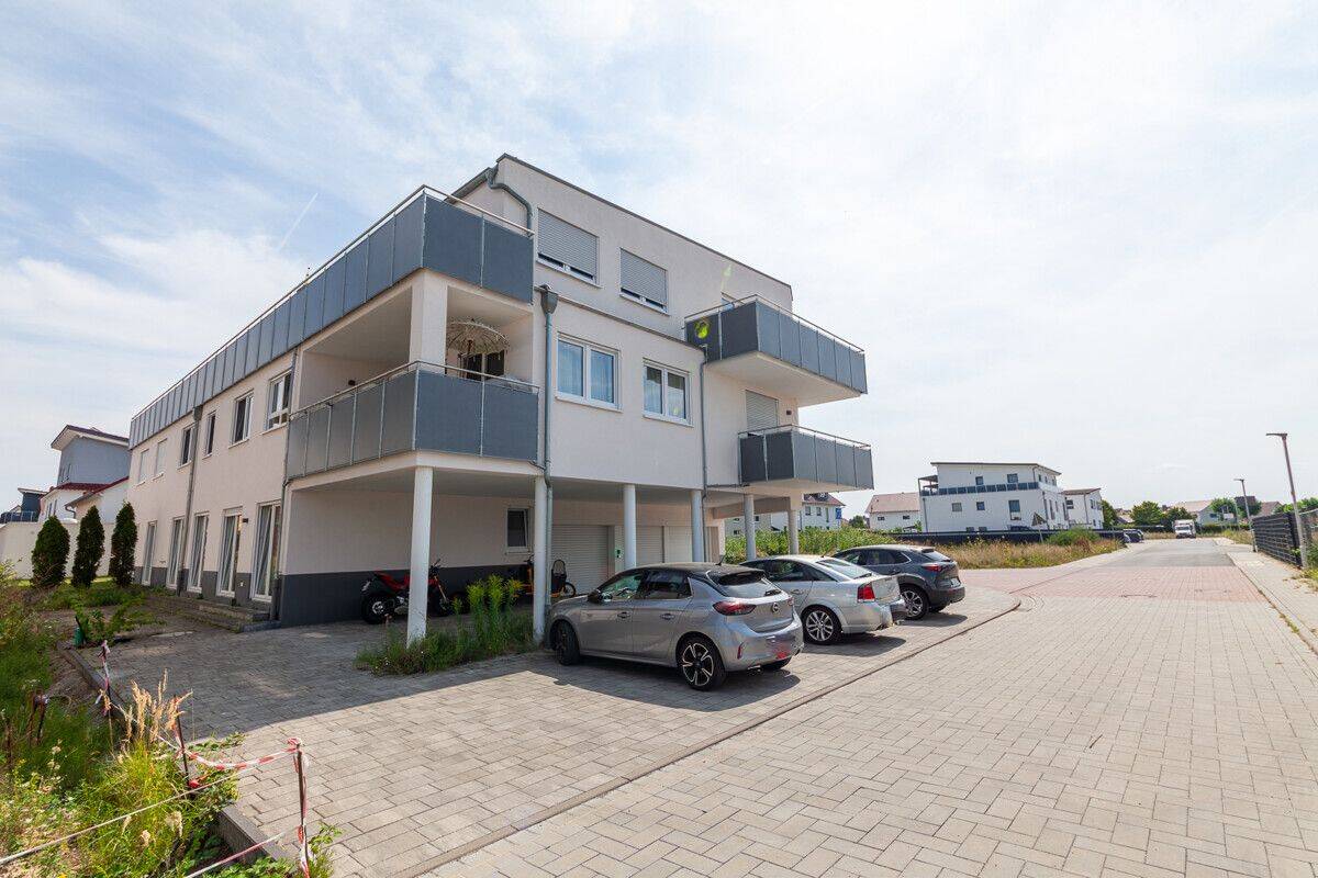 DIETZ: NEUBAU 3-Zimmer-Wohnung im 2. Obergeschoss mit herrlichem Weitblick – Feldrandlage!, 64839 Münster (Hessen)
