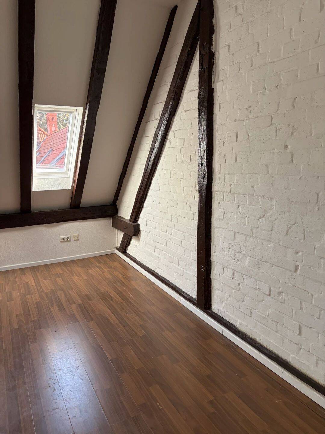 Gemütliche 1,5-Zimmer-Dachgeschosswohung zu vermieten!, 23566 Lübeck (Sankt Gertrud Sankt Jürgen)