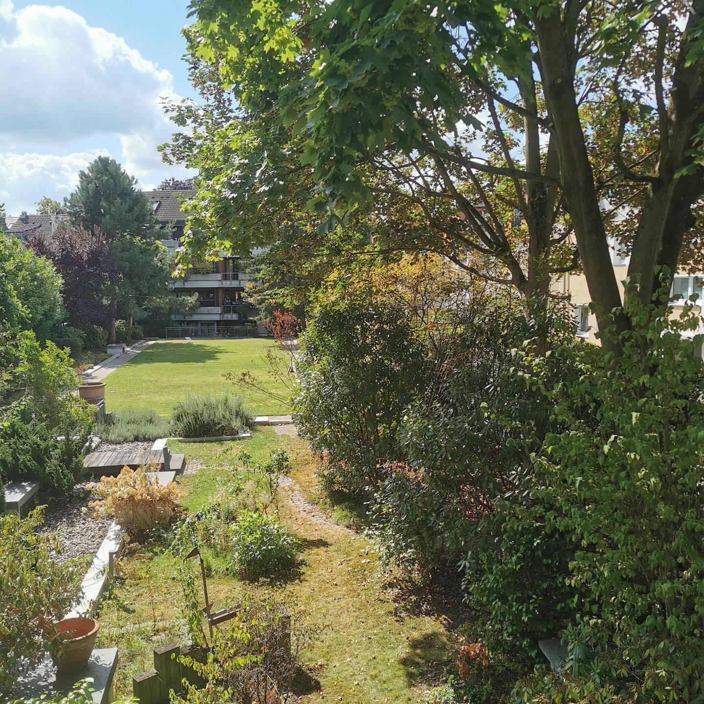 Herrliche 3-Raum-Wohnung – wunderbare Terrasse – Edle Einbauküche – TG-Stellplatz, 40470 Düsseldorf (Düsseltal Grafenberg Mörsenbroich Rath)