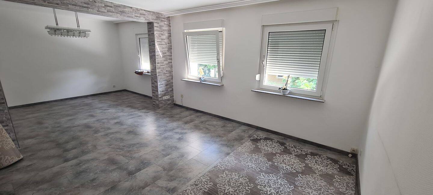 Schicke 3 Zimmer Wohnung auf 2 Ebenen in ruhigem 2 Familienhaus in Bönen kurzfristig frei!, 59199 Bönen