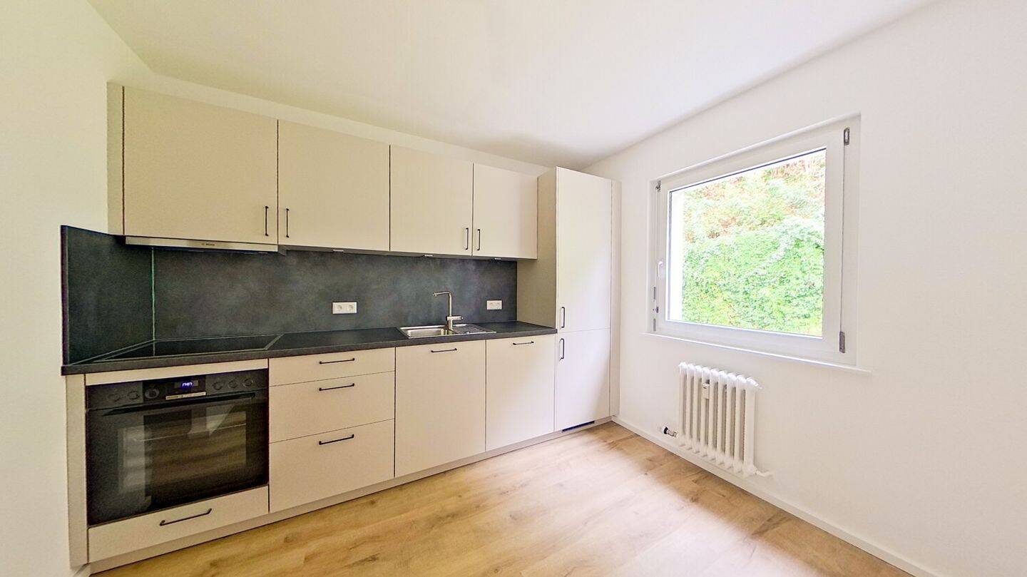 Modernes Wohnglück – sanierte Wohnung mit Balkon & Carport, 79539 Lörrach