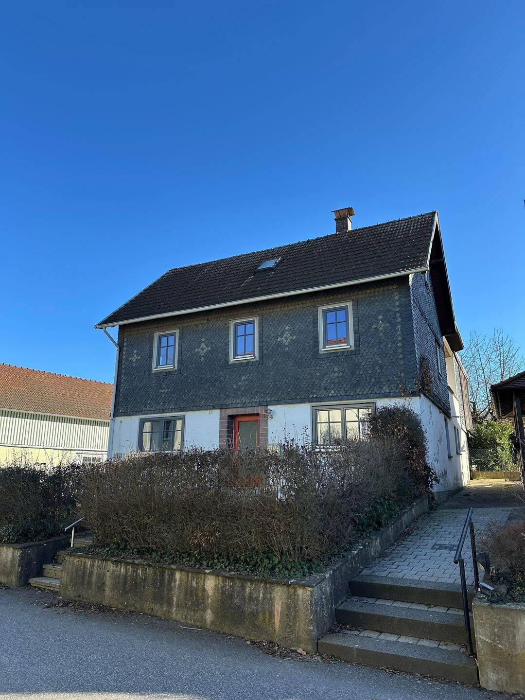 Modernisiertes Einfamilienhaus mit Garten in Niederfüllbach – sofort einziehen und wohlfühlen, 96489 Niederfüllbach