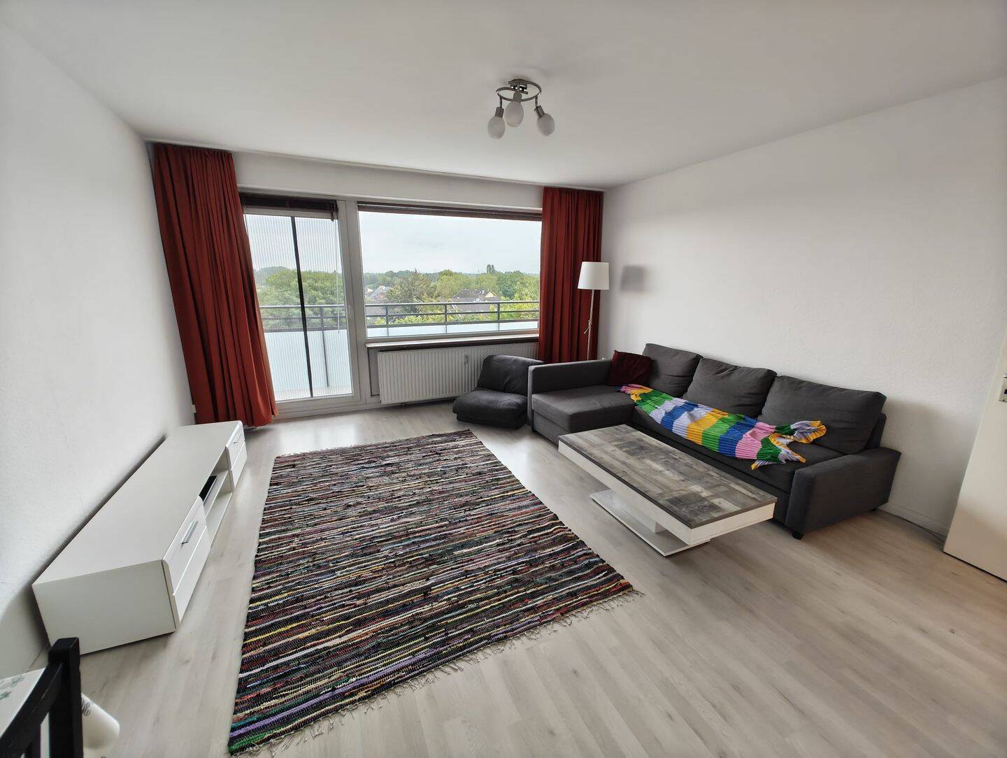 Möblierte 1-Zimmer-Wohnung mit Westbalkon und Weitblick, 25469 Halstenbek