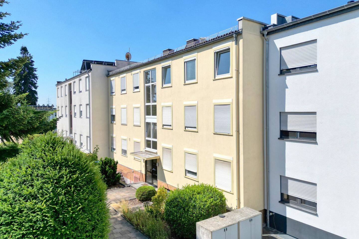 Einziehen und wohlfühlen: 3-Zimmer-Wohnung mit Balkon in Bad Homburg, 61352 Bad Homburg v.d. Höhe