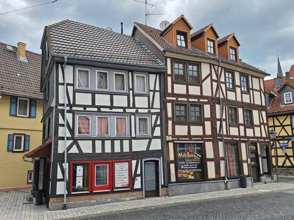 Zwei Fachwerkhäuser mitten in Schotten – 4 WE + 2 Gewerbe, 63679 Schotten