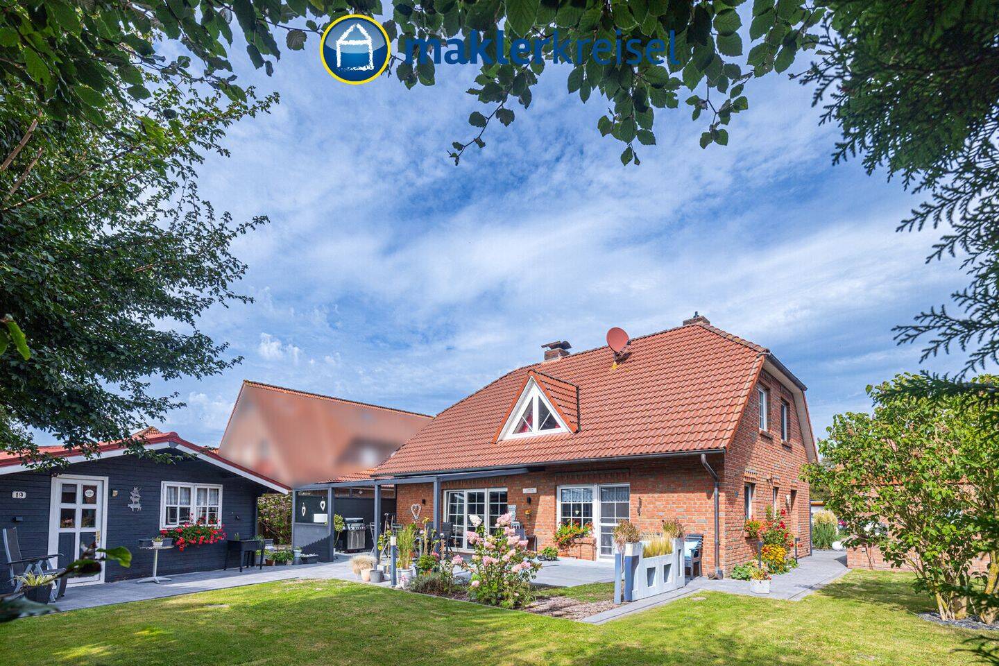 Modernisiertes Einfamilienhaus mit Garage in bester Sackgassenlage von Esens, 26427 Esens