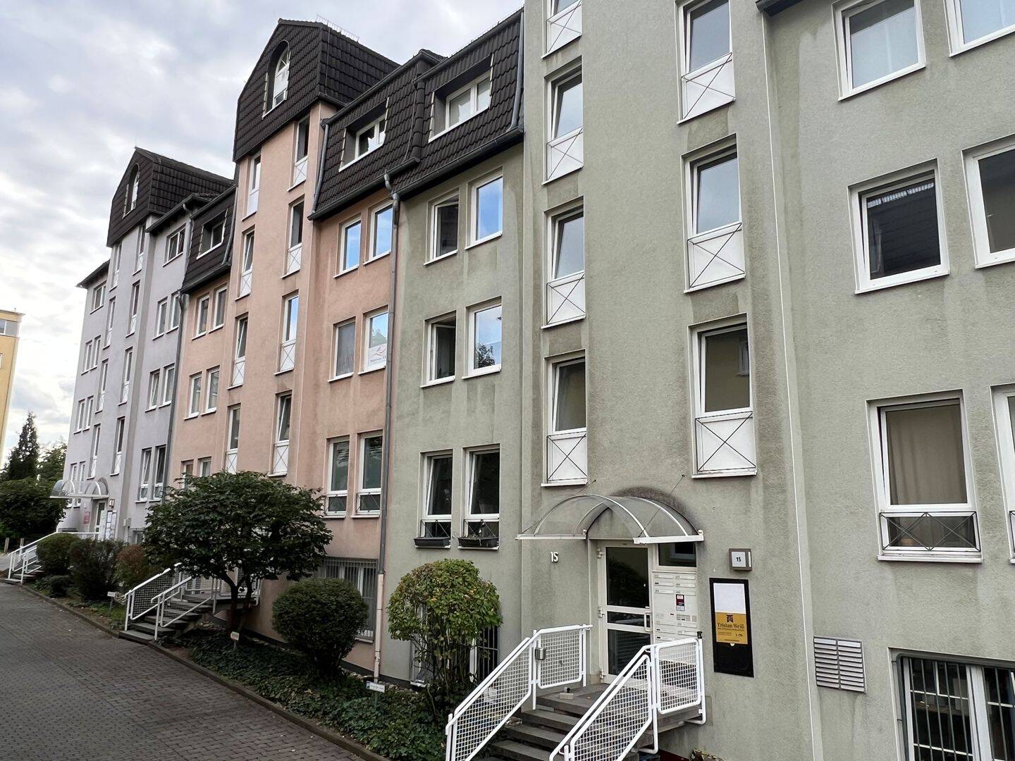 Ideal auch für WGs! Großzügige 2 Zimmer-Wohnung, Nähe Bahnhof & City, Frankfurter Str. 15, Gießen, 35390 Gießen