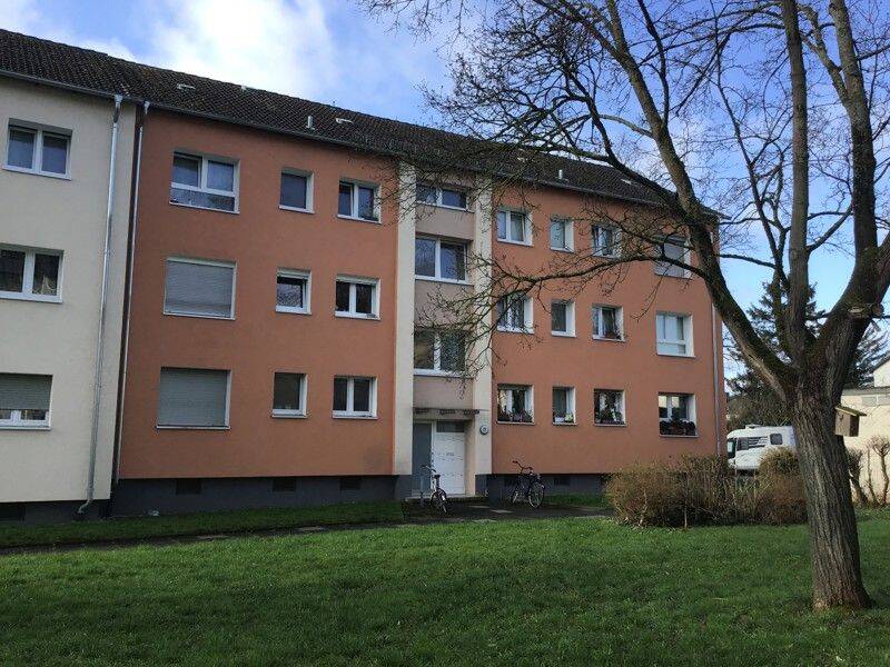 Da kommt man gern Heim. ansprechende 2-Zimmer-Wohnung, 65929 Frankfurt am Main (Höchst Schwanheim Unterliederbach)