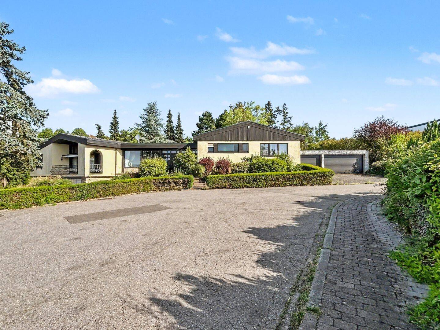 Exklusive Unternehmer-Villa mit vielseitigem Entwicklungspotenzial in Trierweiler, 54311 Trierweiler