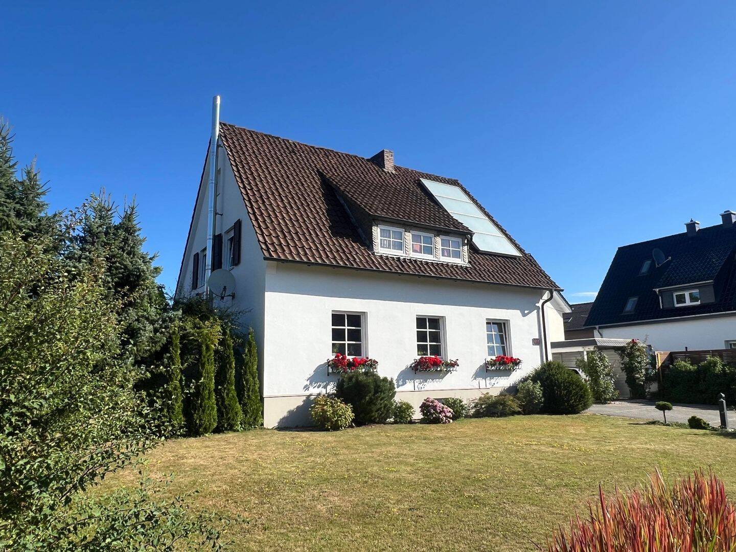 Charmantes und top gepflegtes Einfamilienhaus mit Einliegerwohnung in Bielefeld-Milse, 33609 Bielefeld (Baumheide Innenstadt Schildesche)