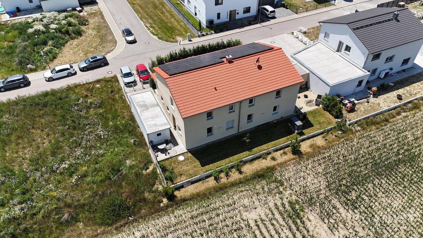 * Neubau mit Einliegerwohnung * * Energieeffizienzklasse A+ ** Moderne Architektur *, 85104 Pförring