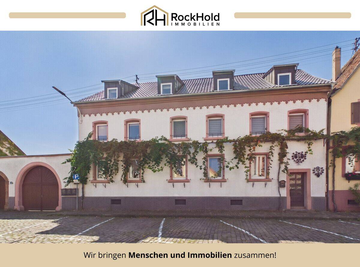Wohnen am Ludwigsplatz: Großzügige Wohnung mit toller Terrasse und Dachspitz!, 67480 Edenkoben
