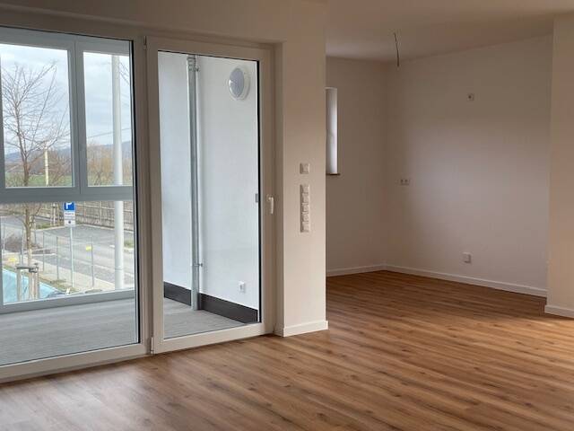 2 Raum-Wohnung mit Wintergarten, Badewanne+Dusche, 7743 Jena