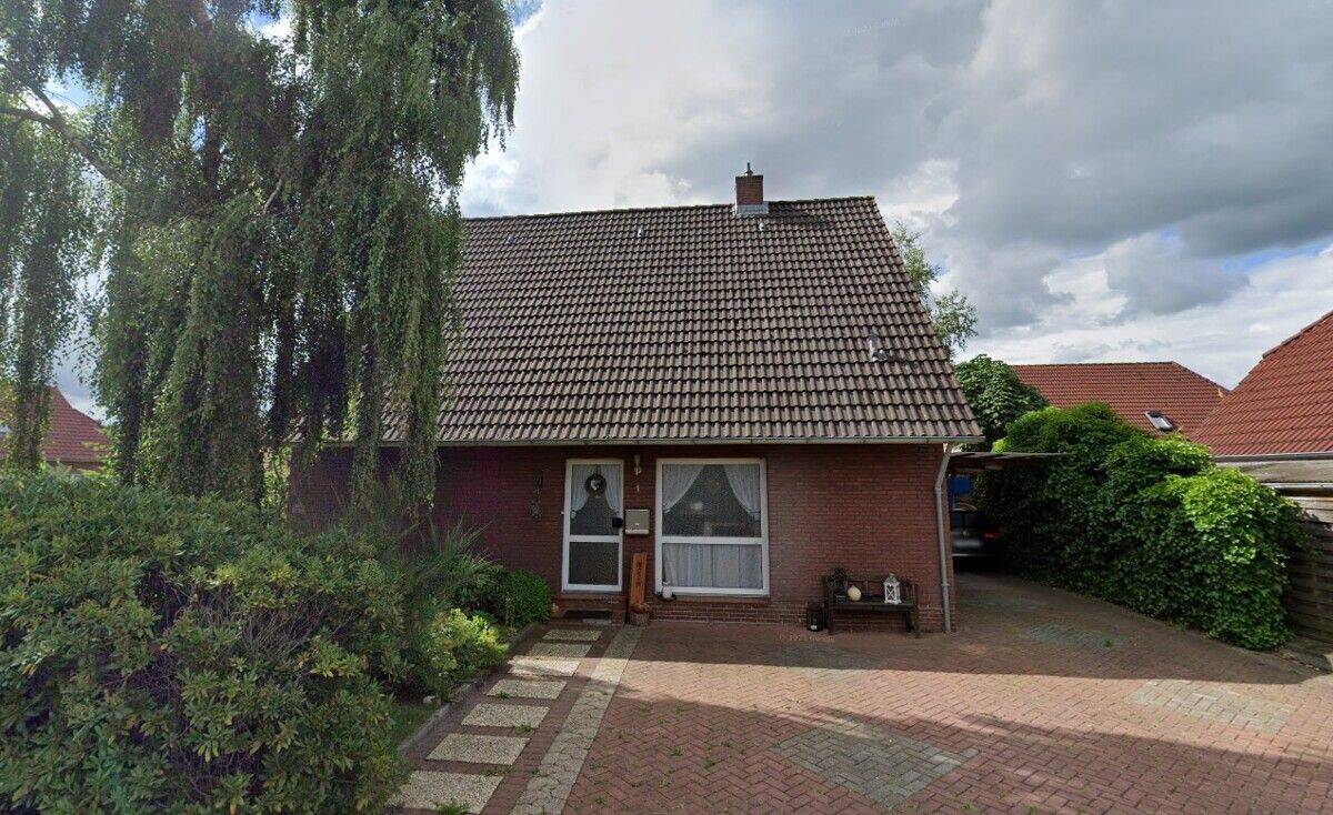 Ein-/Zweifamilienhaus mit großem Garten in Eversmeer, 26556 Eversmeer