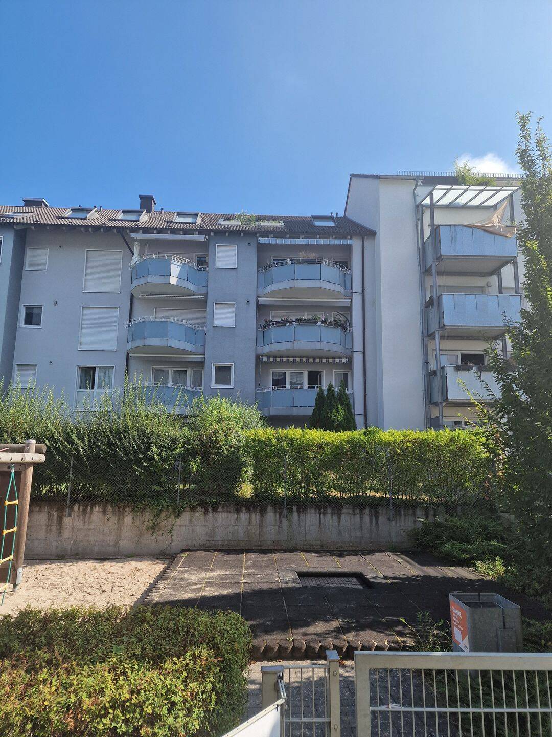 Gepflegte 4-Zimmer-Wohnung mit zwei Balkonen in Karlsruhe-Wolfartsweier, 76228 Karlsruhe