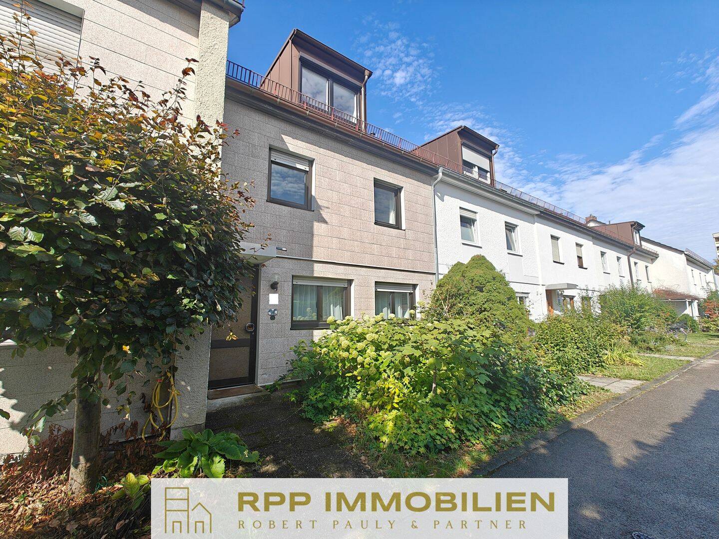Großzügiges Reihenhaus in attraktiver Lage unmittelbar zum Park, 85716 Unterschleißheim