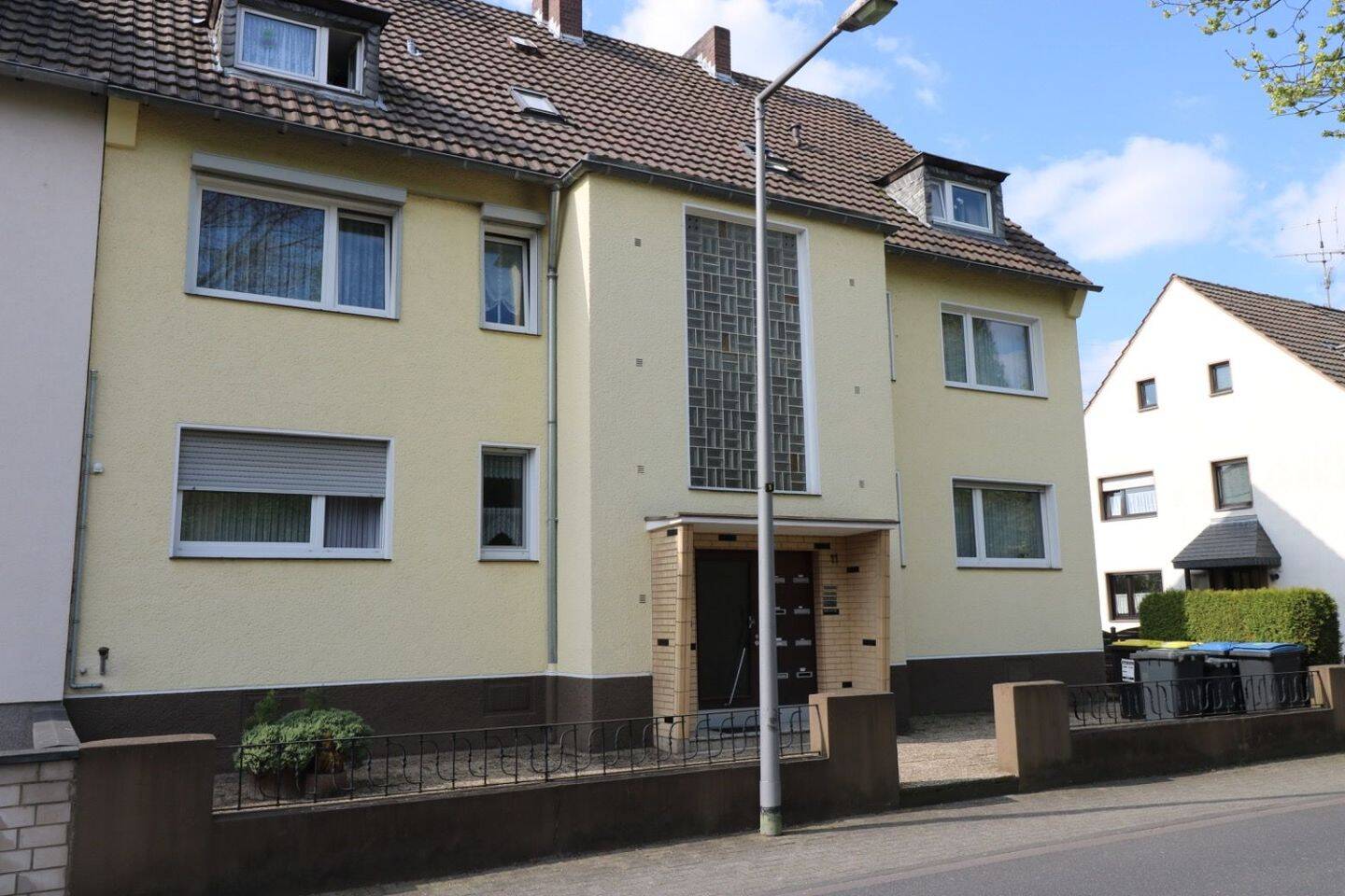 Schöne 2-Zimmer-Wohnung im Dachgeschoss in Köln-Merkenich, 50769 Köln (Chorweiler)