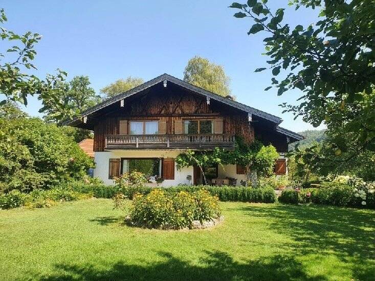 Vor den Toren Münchens im goldenen Tal: Charmantes, gepflegtes Einfamilienhaus mit großem Grund, 83629 Weyarn