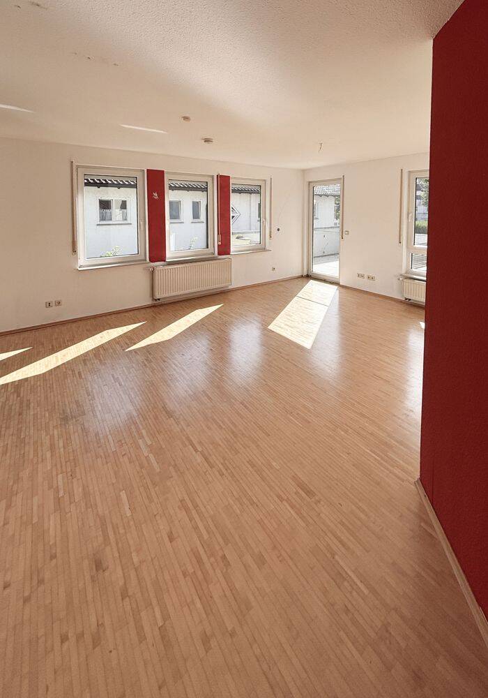 Großzügige 3-Zimmer-Wohnung in gewachsener Lage, 74336 Brackenheim