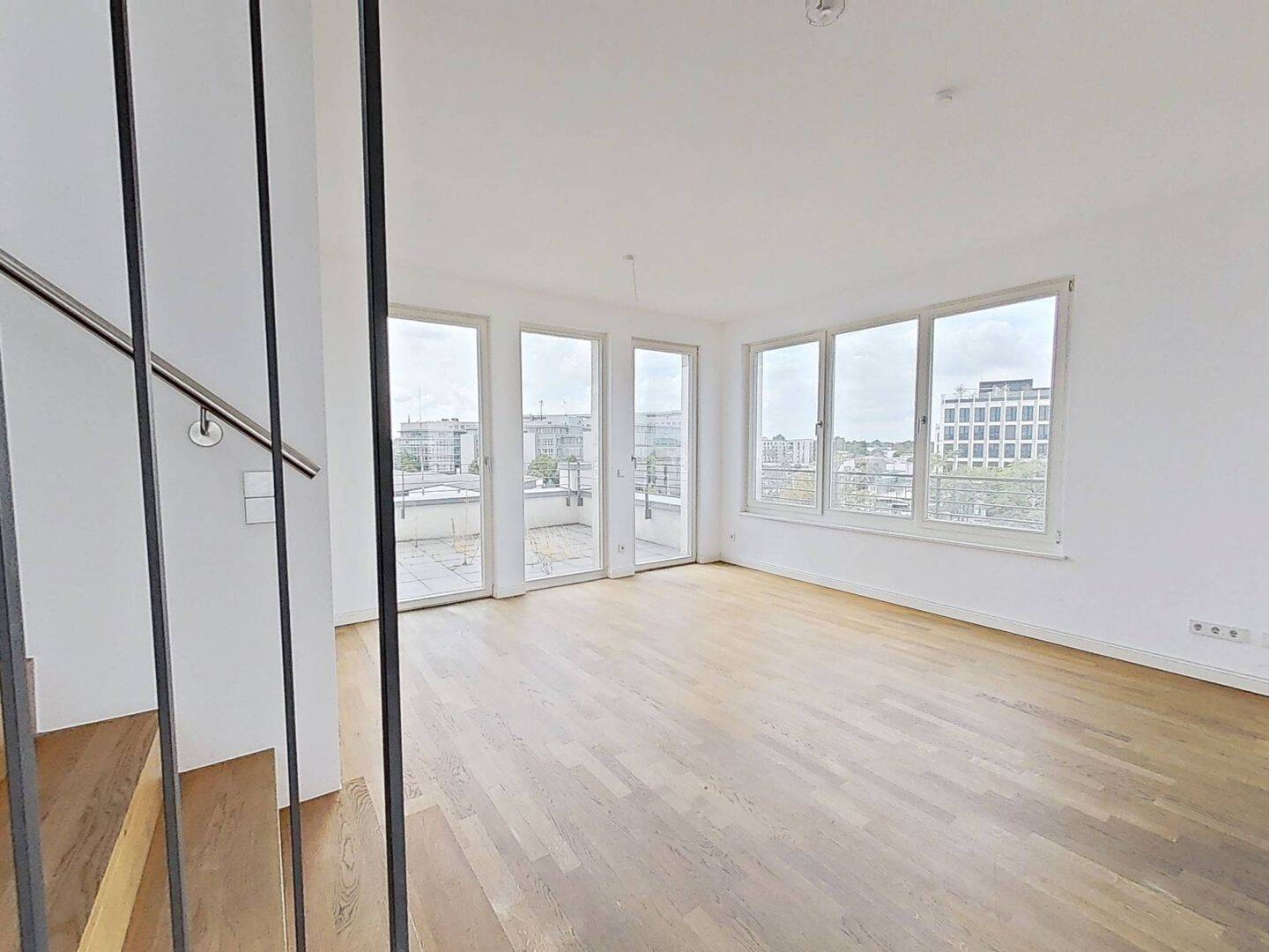 Exklusives 3-Zimmer-Maisonette-Penthouse mit 2 Dachterrassen, Balkon, Concierge-Service uvm. in den begehrten Heinrich-Heine-Gärten, 40549 Düsseldorf (Heerdt Oberkassel)