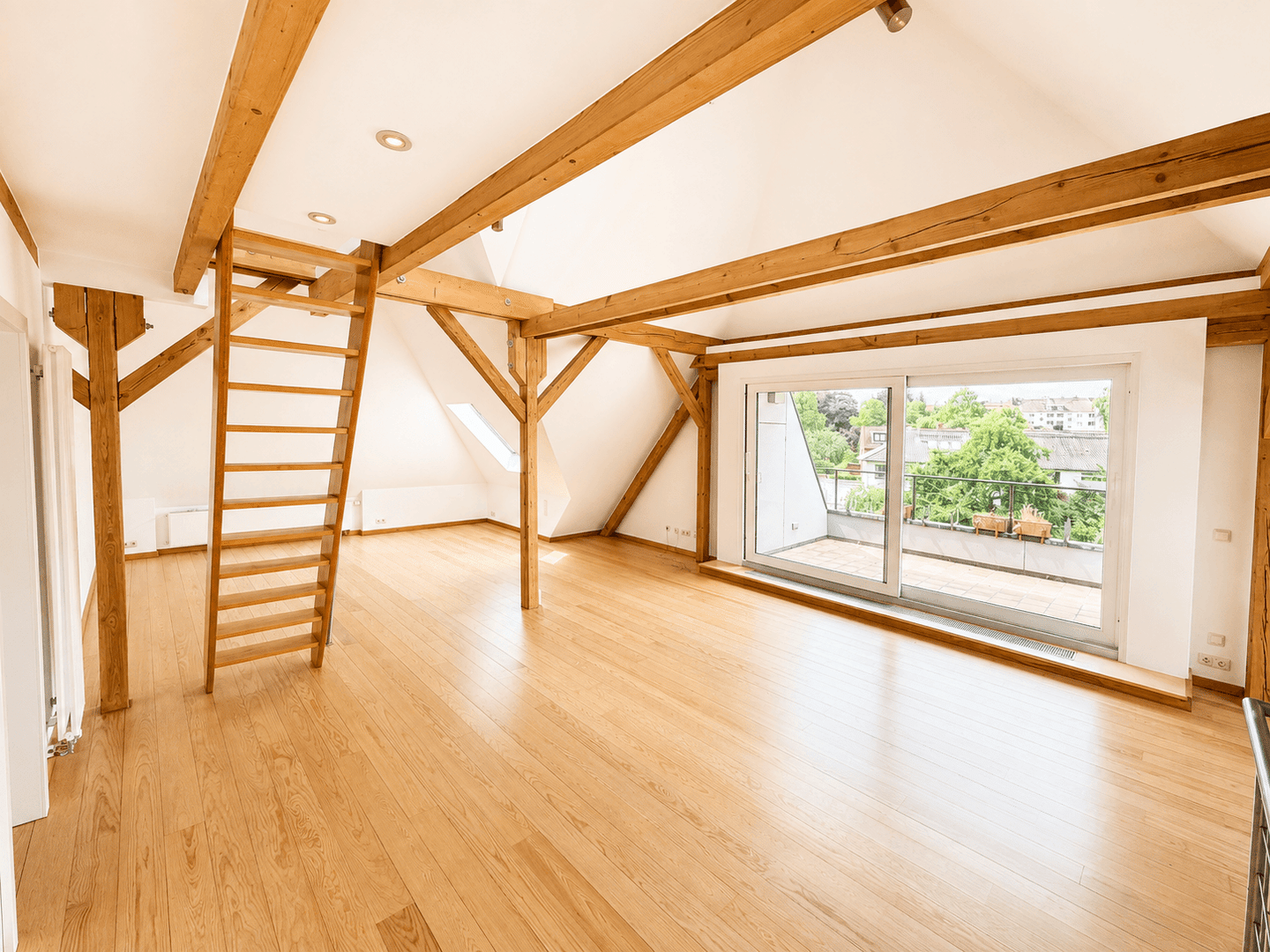 Großzügige Wohnung über zwei Ebenen in Düsternbrook, 24105 Kiel (Blücherplatz Brunswik Düsternbrook)