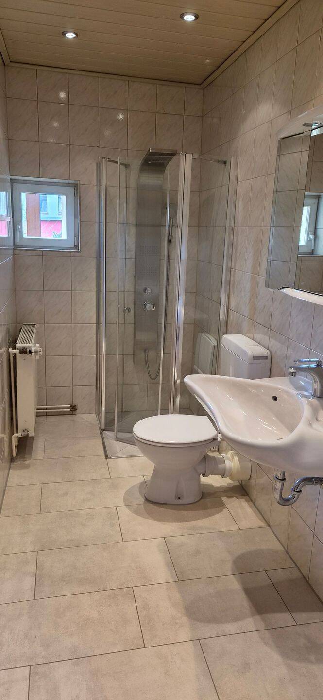 Zweiraumwohnung mit großen sonnigen Balkon, 9337 Hohenstein-Ernstthal