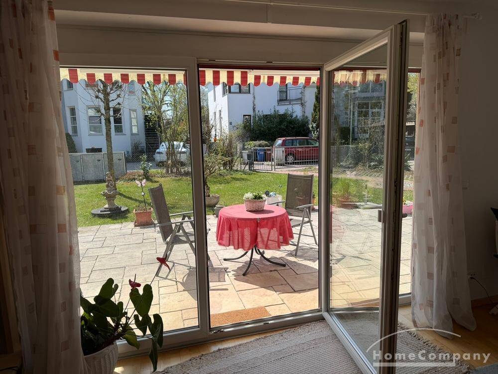 Geschmackvoll möblierte 2-Zimmer-Terrassenwohnung mit Gartenanteil, 80995 München (Allach-Untermenzing Feldmoching-Hasenbergl Moosach)