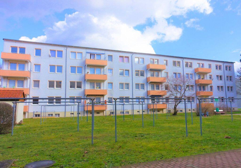 „Wohnen, wo andere Urlaub machen – Ihr neues Zuhause erwartet Sie!“, 6242 Braunsbedra