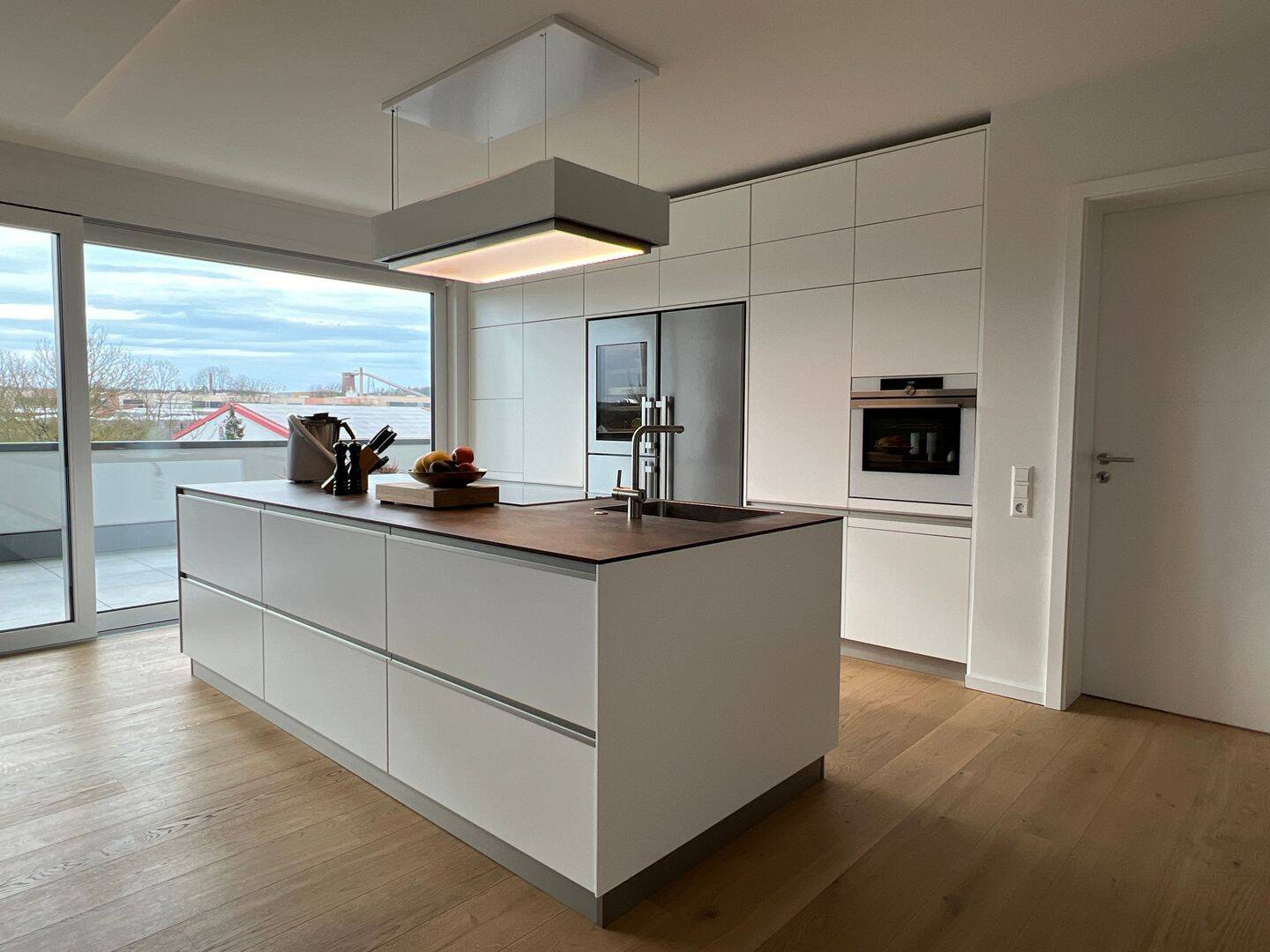 Neuwertige DG-Wohnung mit Kühloption – zwei großen Dachterrassen – Einbauküche, 74722 Buchen (Odenwald)