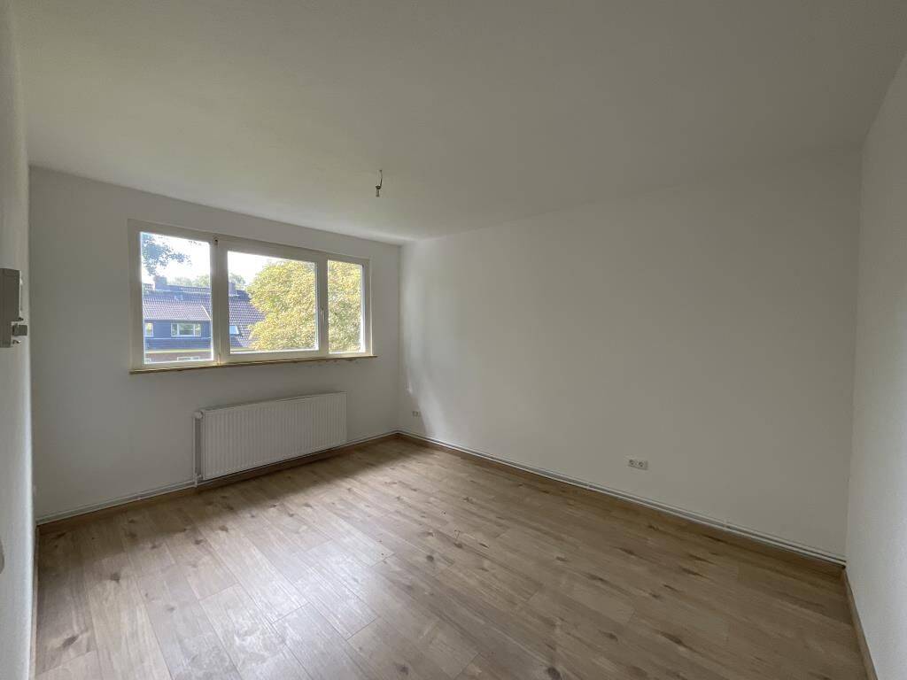 Sanierte 2-Zimmer-Wohnung mit Dusche im Dachgeschoss in Wilhelmshaven Bant! Bezugsfertig!, 26389 Wilhelmshaven