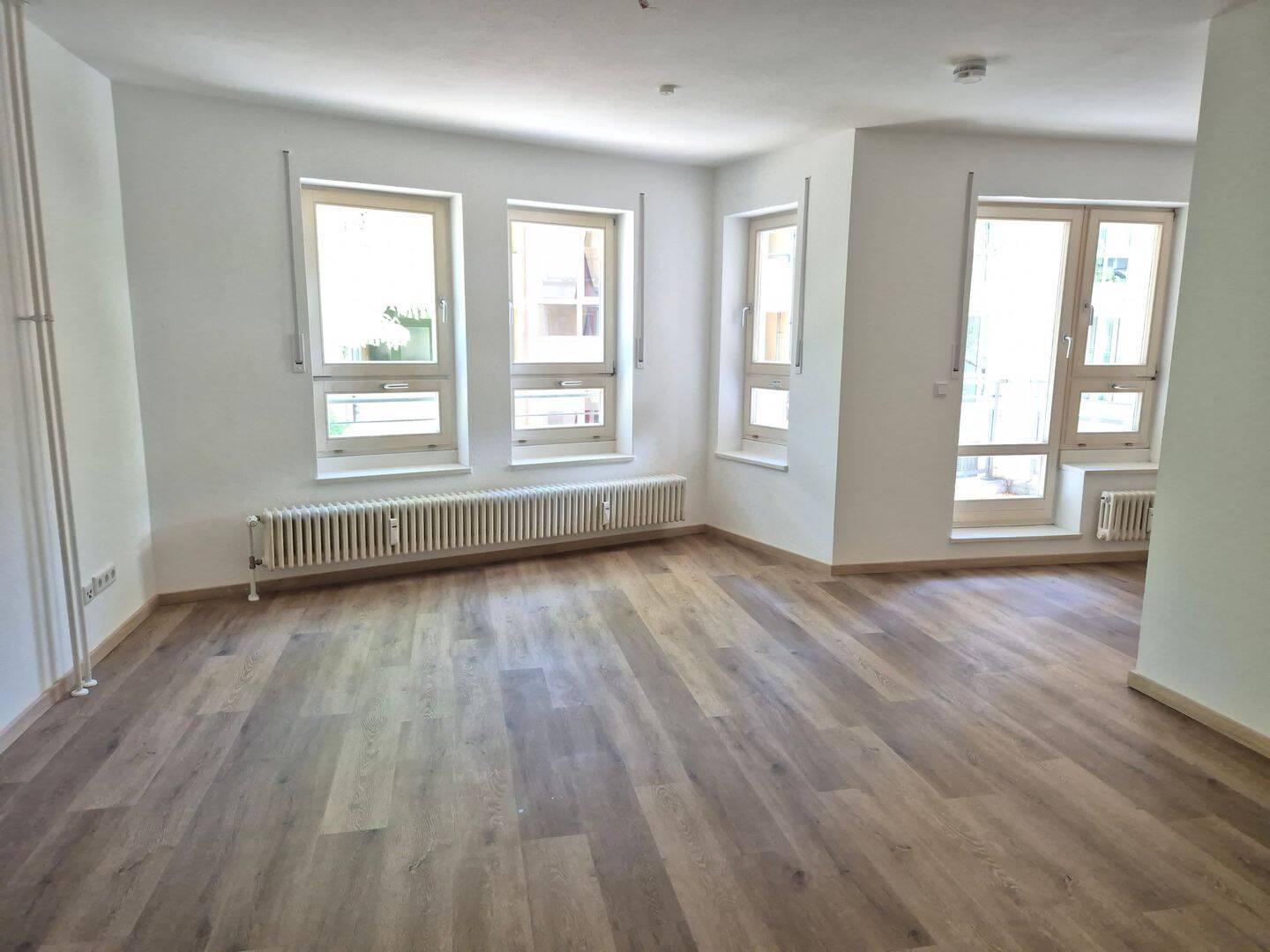 Schnuckelige, neu renovierte 1,5-Zi-Whg. mit Balkon!, 90443 Nürnberg