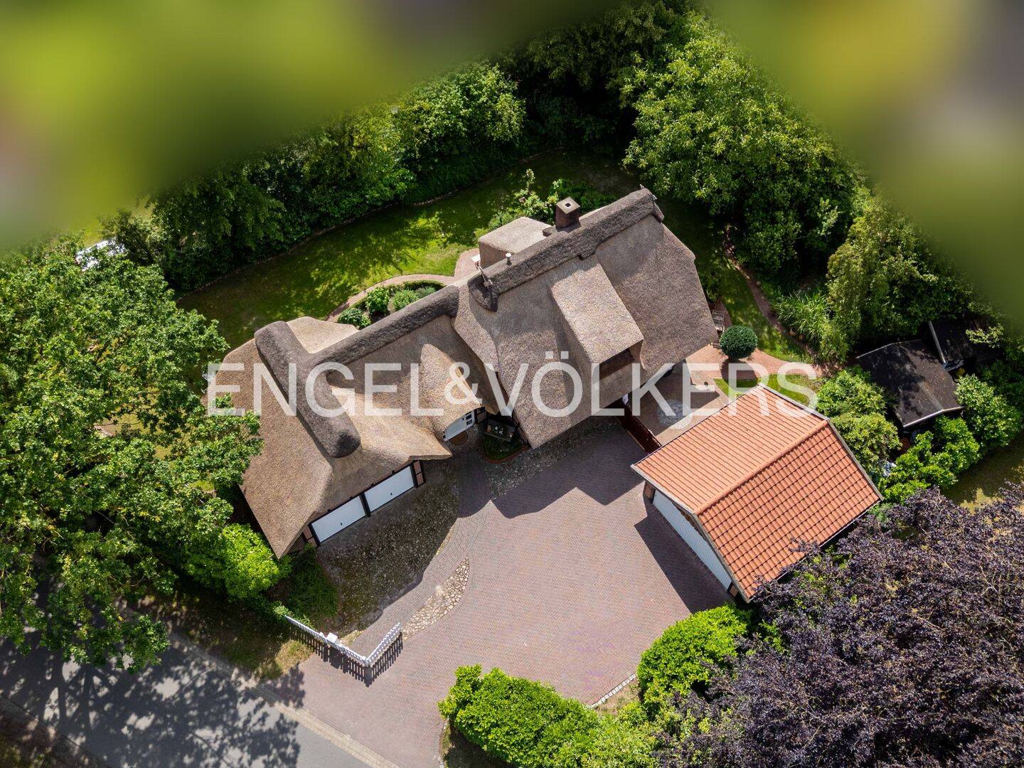 Wohnen unter Reet – charmante Villa mit idyllischem Garten, 27367 Hellwege
